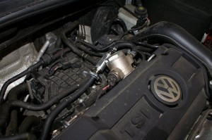 Montaż magnetyzera Maksor Dynamic fuel w VW TSI
